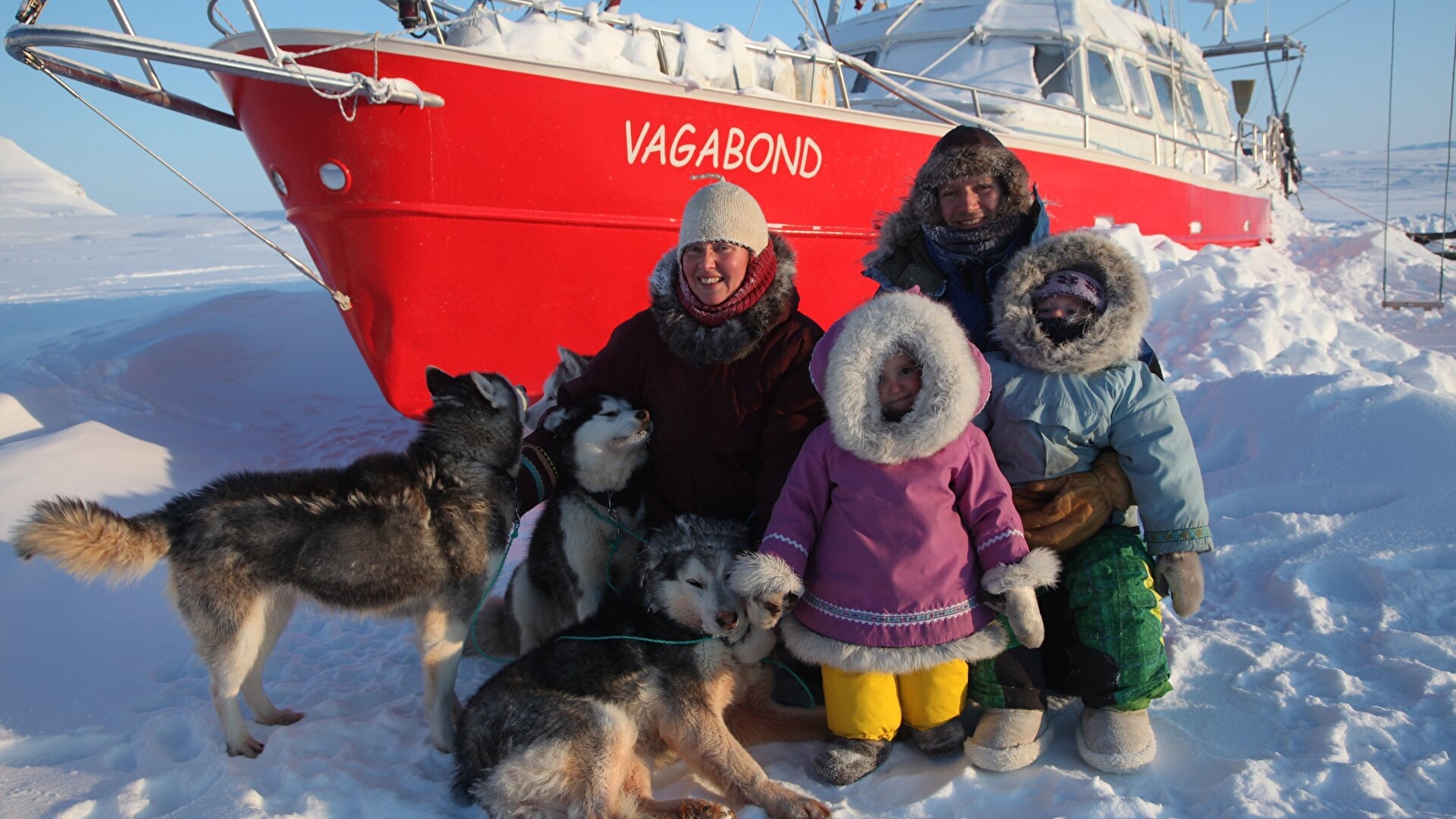Projection-rencontre En famille et pour la science dans l'Arctique à bord de Vagabond avec la famille Brossier.