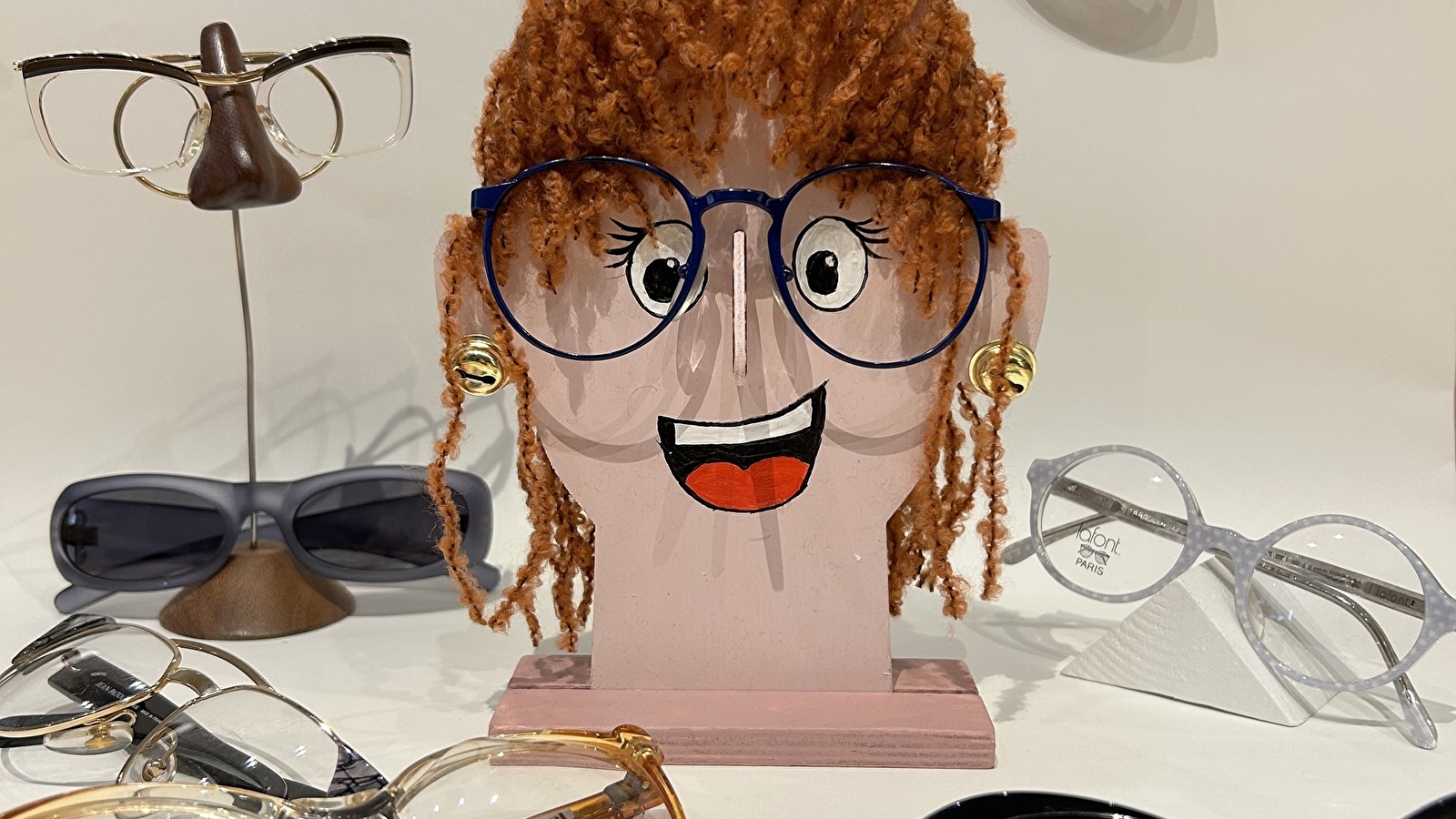 Atelier Tête à lunettes